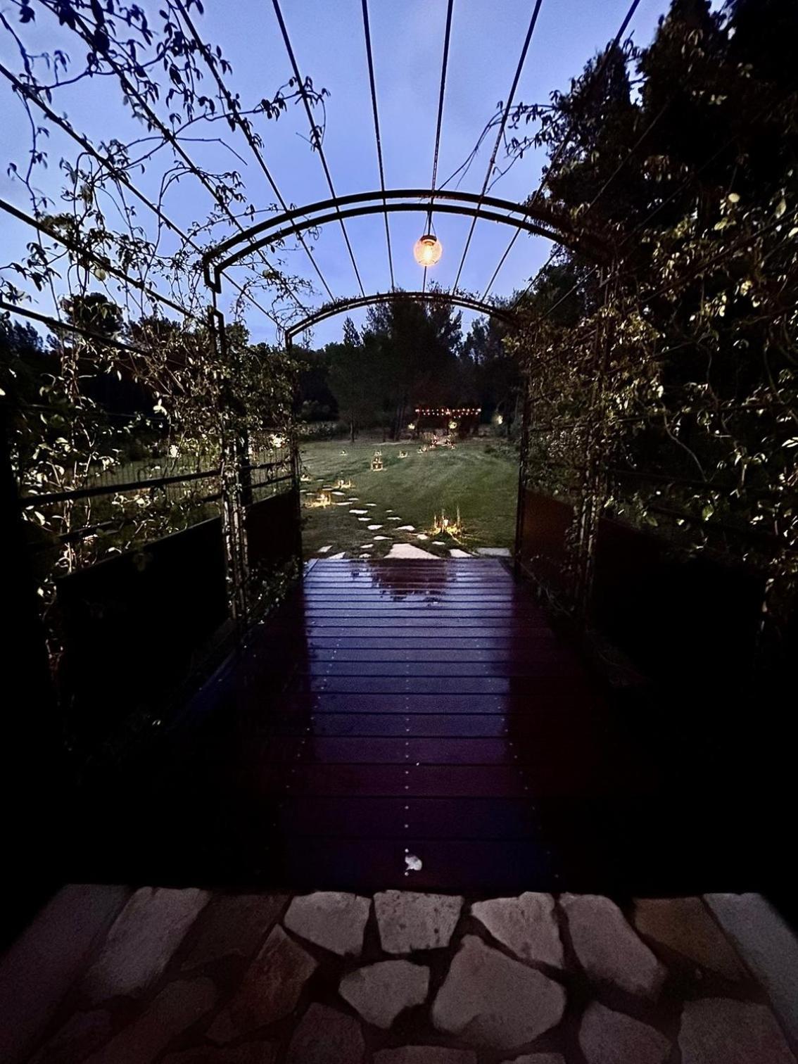 Le Jardin Des Amandiers Châteaurenard 외부 사진